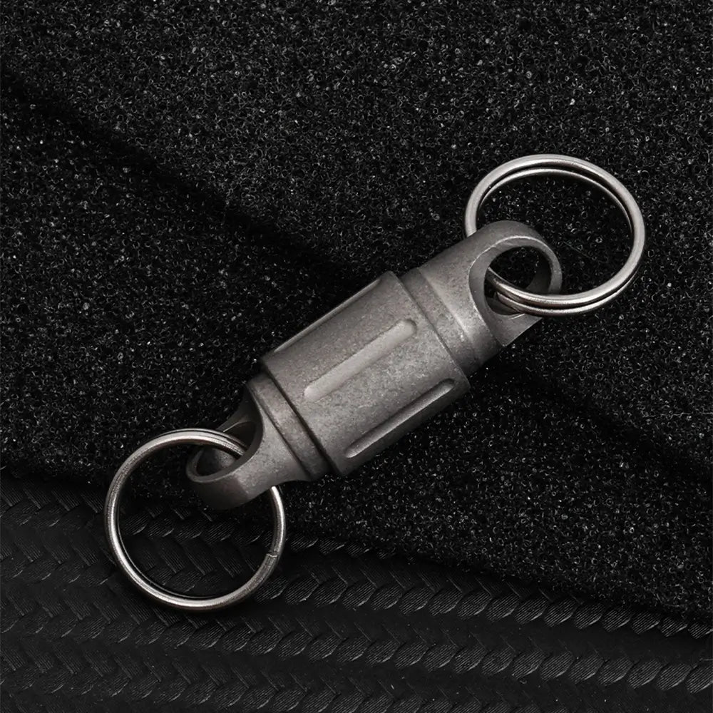 Titanium Keychain Clip, Titanium Alloy Push-Pull Key Ring Connector for Everyday Carry Secondary image