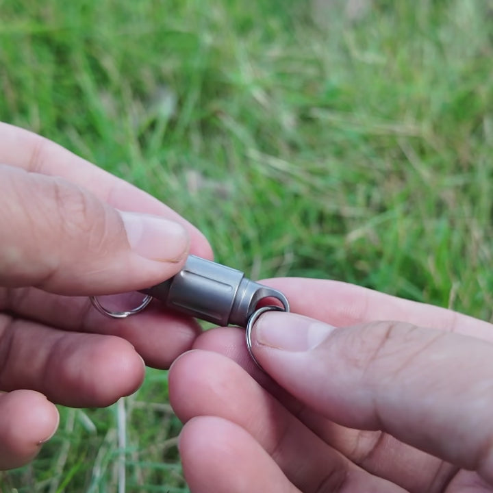Titanium Keychain Connector – Push-Pull EDC Clip